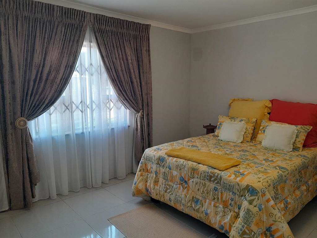 3 Bed House in Umlazi photo number 12