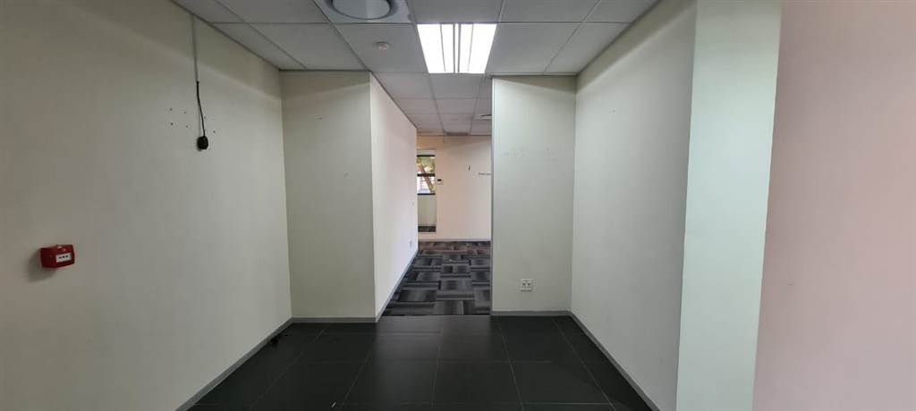 169  m² Commercial space in Sandown photo number 5