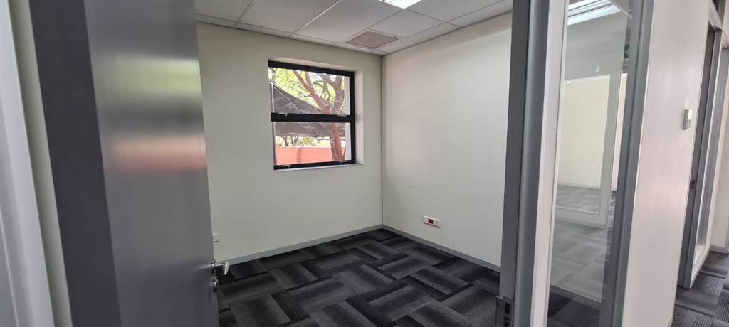 169  m² Commercial space in Sandown photo number 12