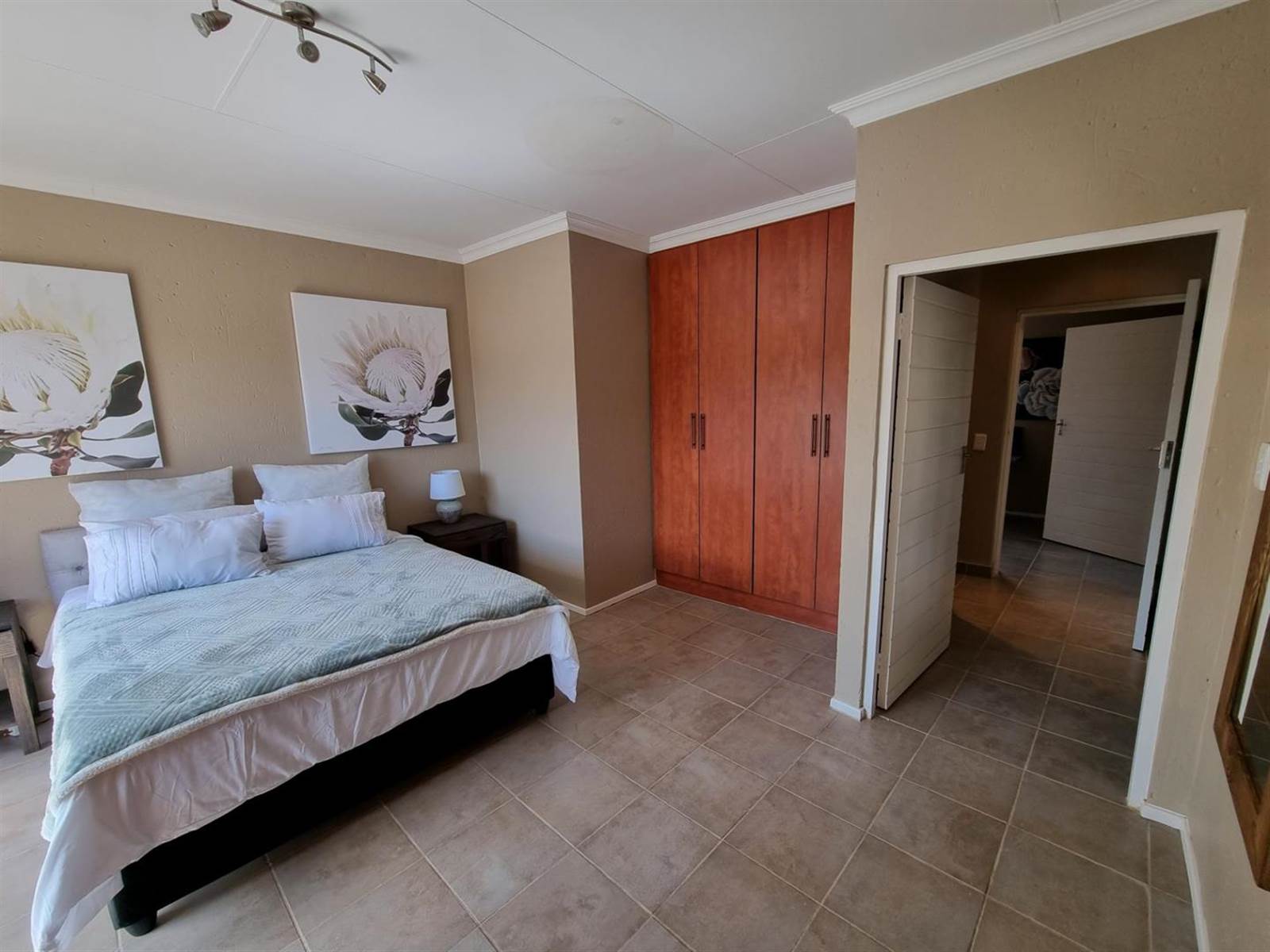 2 Bed Townhouse in Benoni North photo number 16