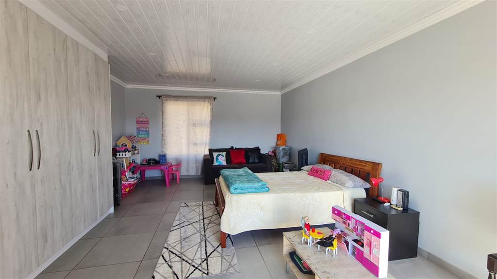 4 Bed House in Great Brak River photo number 19