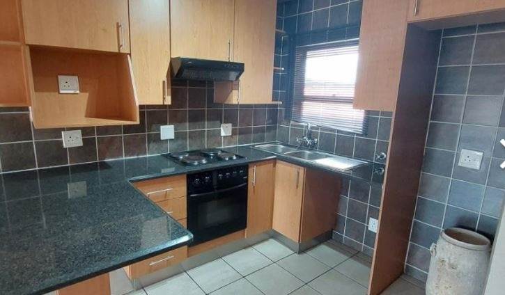 2 Bed Apartment in New Redruth photo number 4