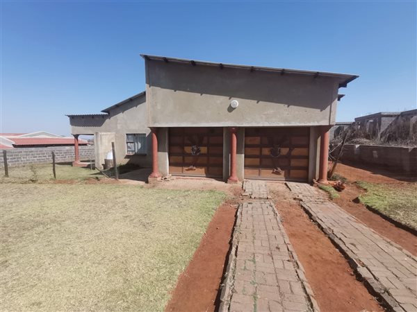 3 Bed House in Amajuba Park