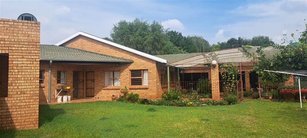 1.8 ha Land available in Benoni CBD photo number 1