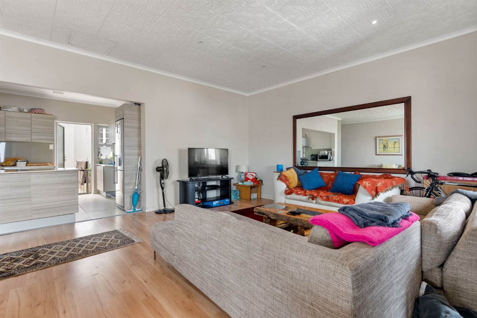 2 Bed Apartment in Fresnaye photo number 7