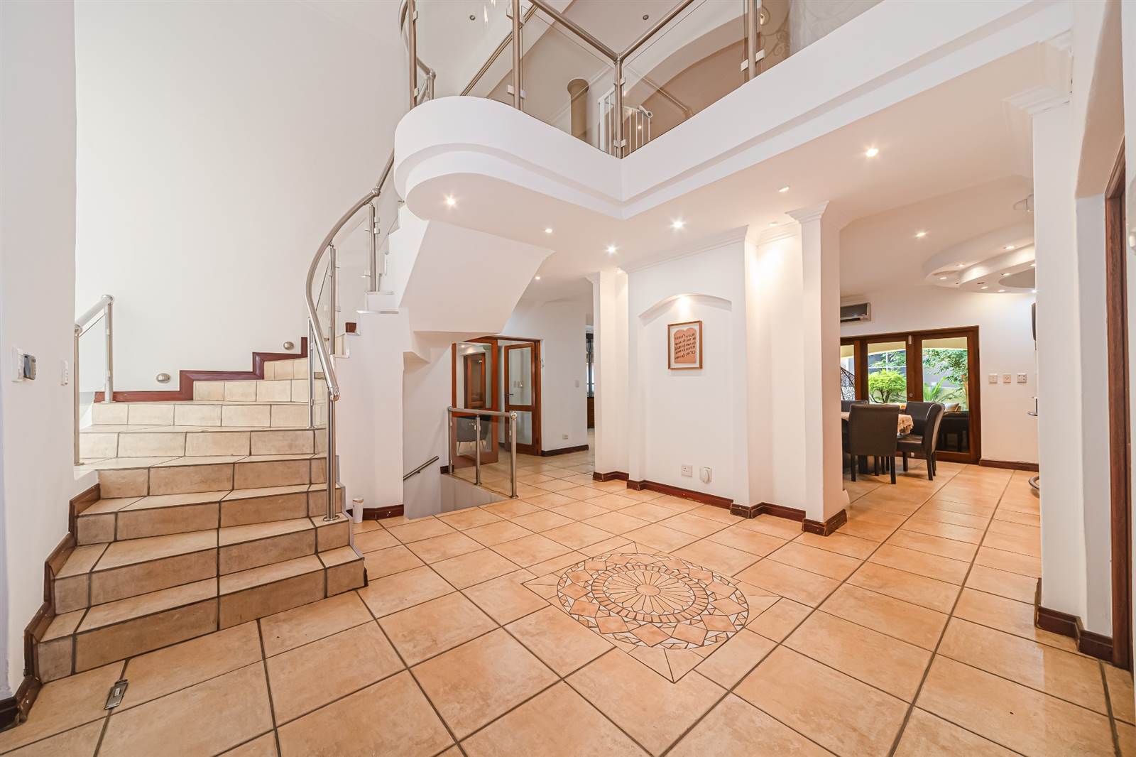 6 Bed House in Woodmead photo number 8