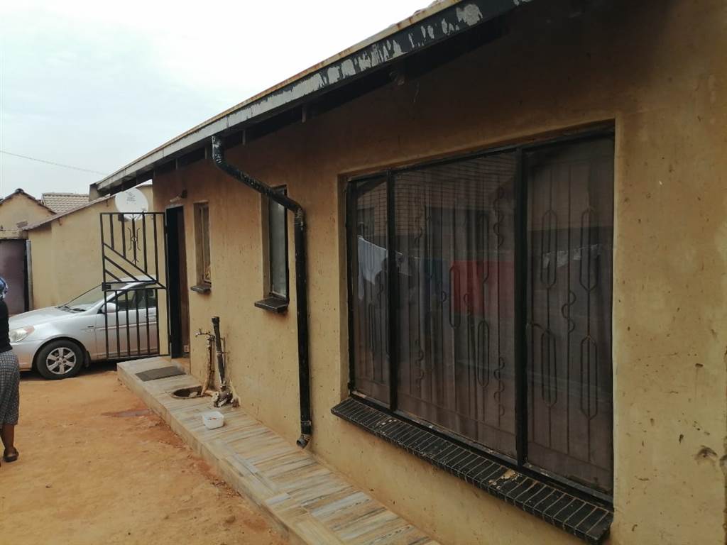 10 Bed House in Tembisa photo number 22