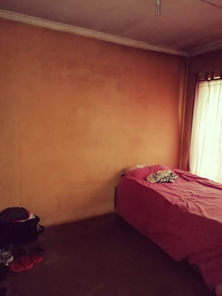 10 Bed House in Tembisa photo number 6