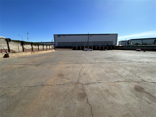 570  m² Industrial space