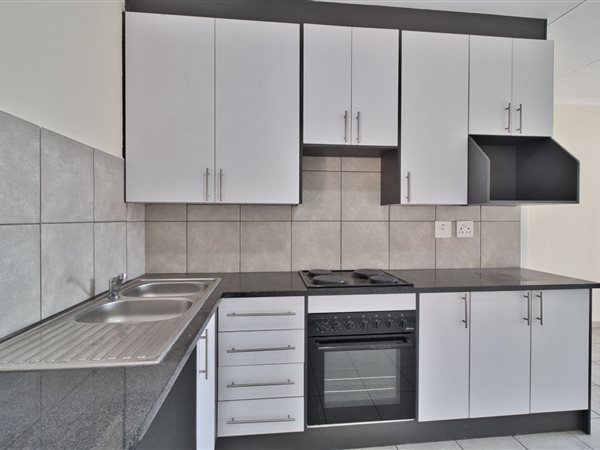 3 Bed Apartment in Rynfield AH