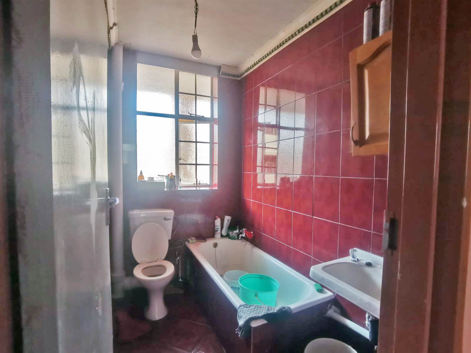 2.5 Bed Apartment in Benoni Central photo number 5