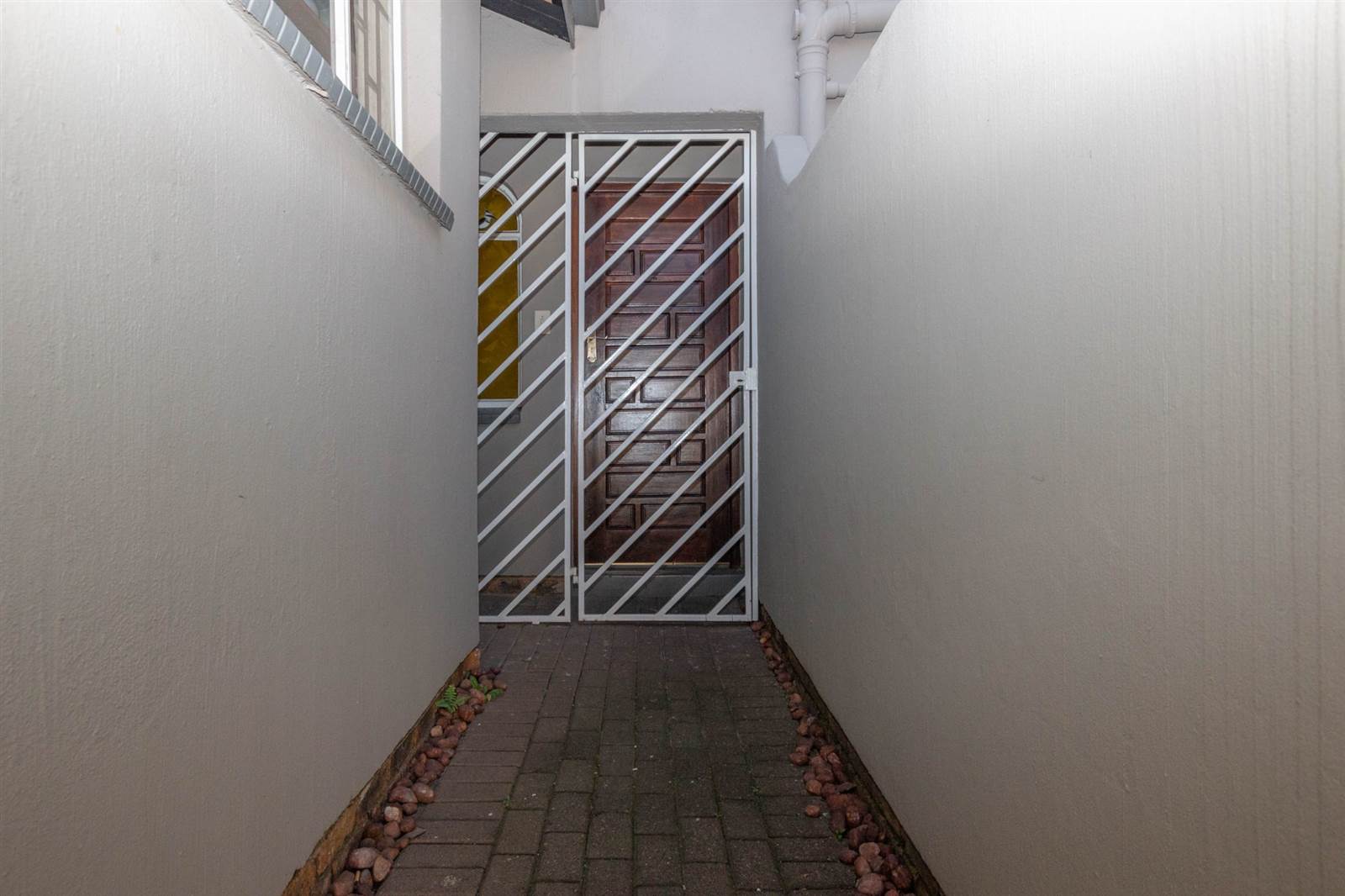 2 Bed Townhouse in Glen Marais photo number 26