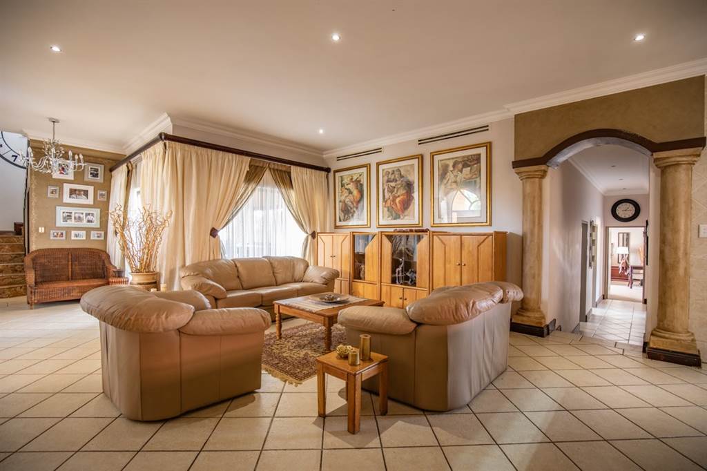 5 Bed House in Mooikloof Equestrian Estate photo number 21