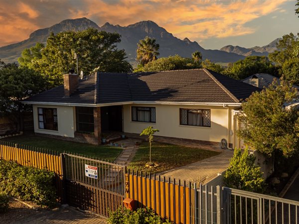 3 Bedroom House 3 Bedroom House
