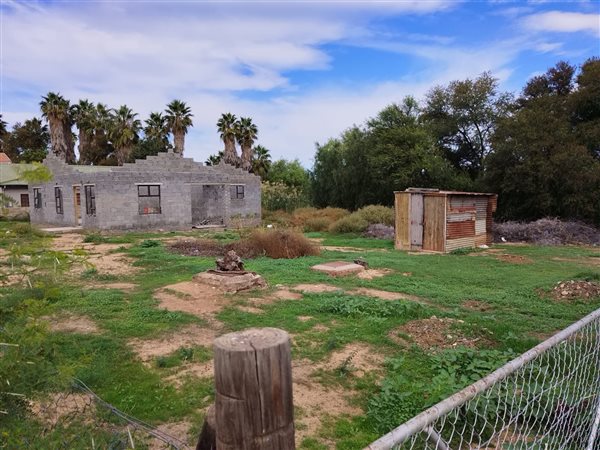 713 m² Land available in Oudtshoorn Central