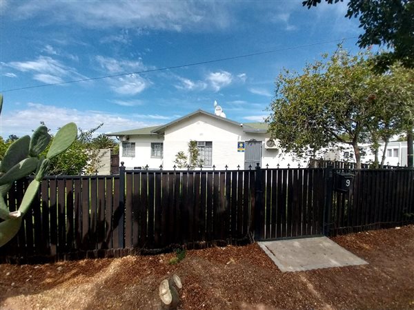 3 Bedroom House 3 Bedroom House