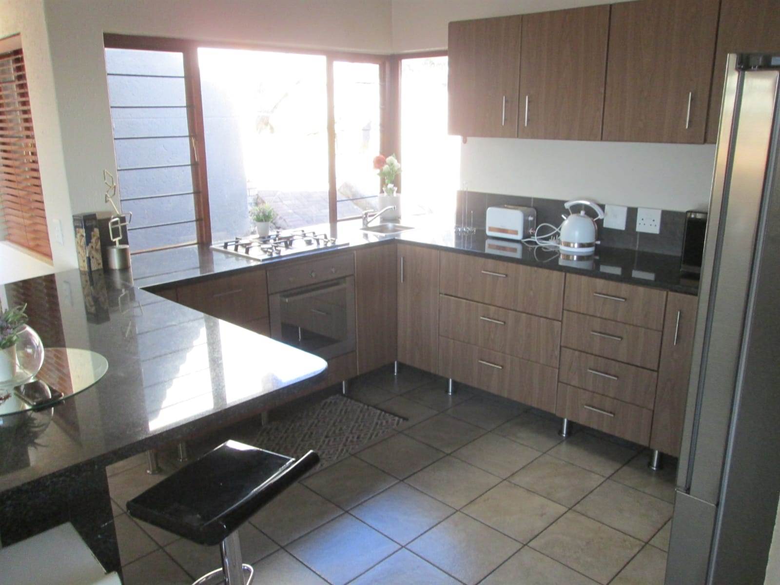 3 Bed House in Nelspruit photo number 2