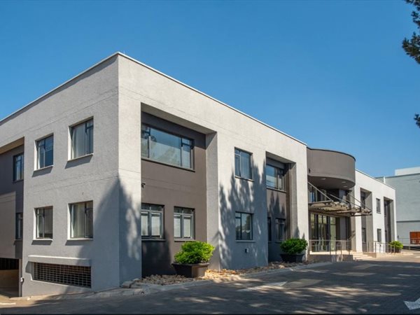 1 197  m² Commercial space