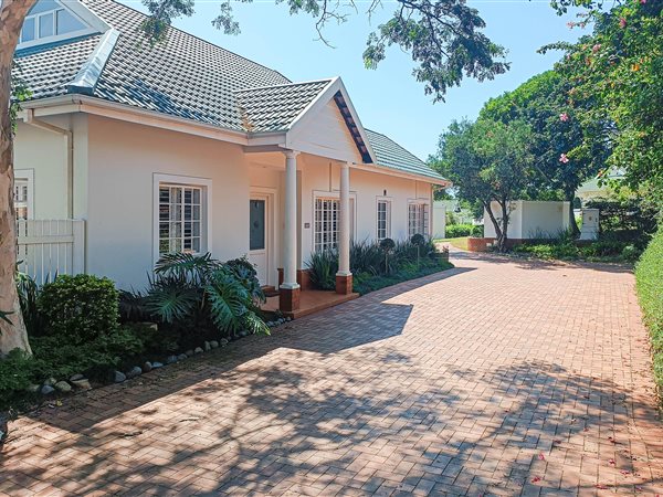 4 Bed Townhouse in Mt Edgecombe Estate 1 & 2