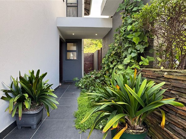 3 Bedroom Townhouse 3 Bedroom Townhouse