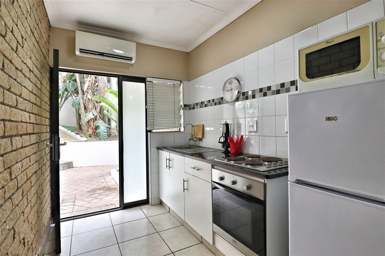 2 Bed Flat in St Lucia photo number 6