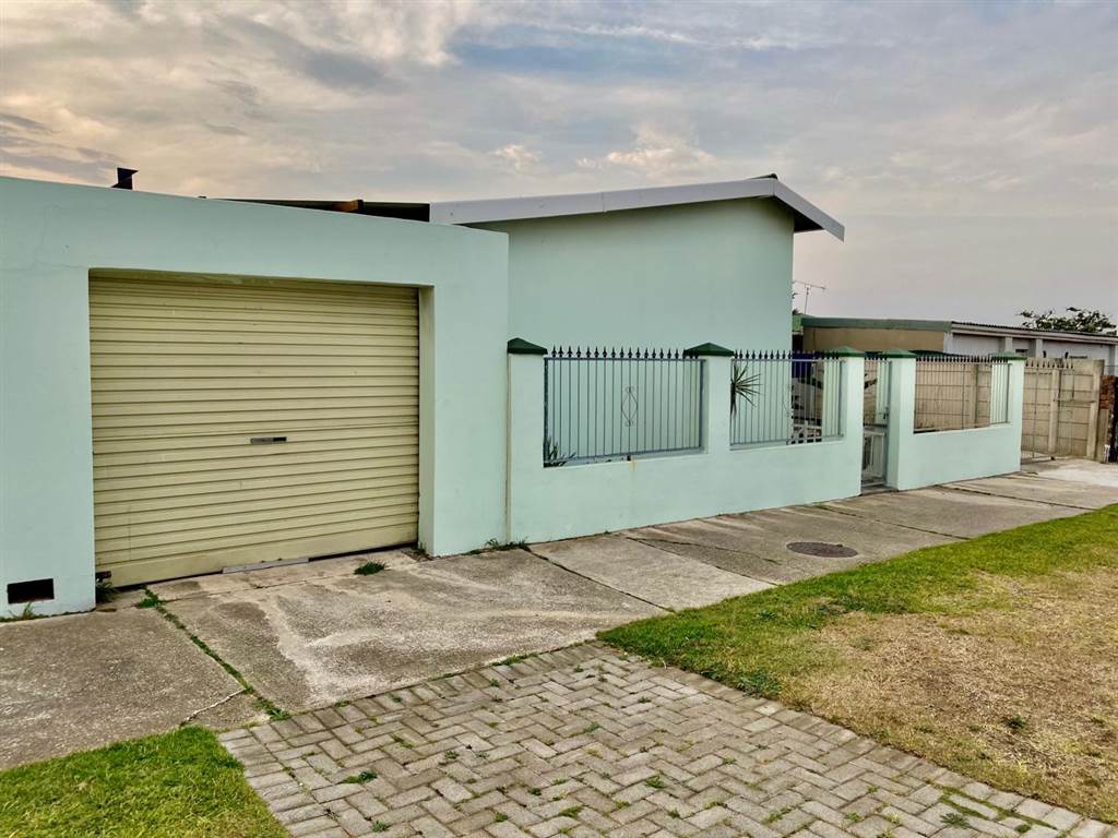 4 Bed House for sale in Algoa Park T4776248 Private Property