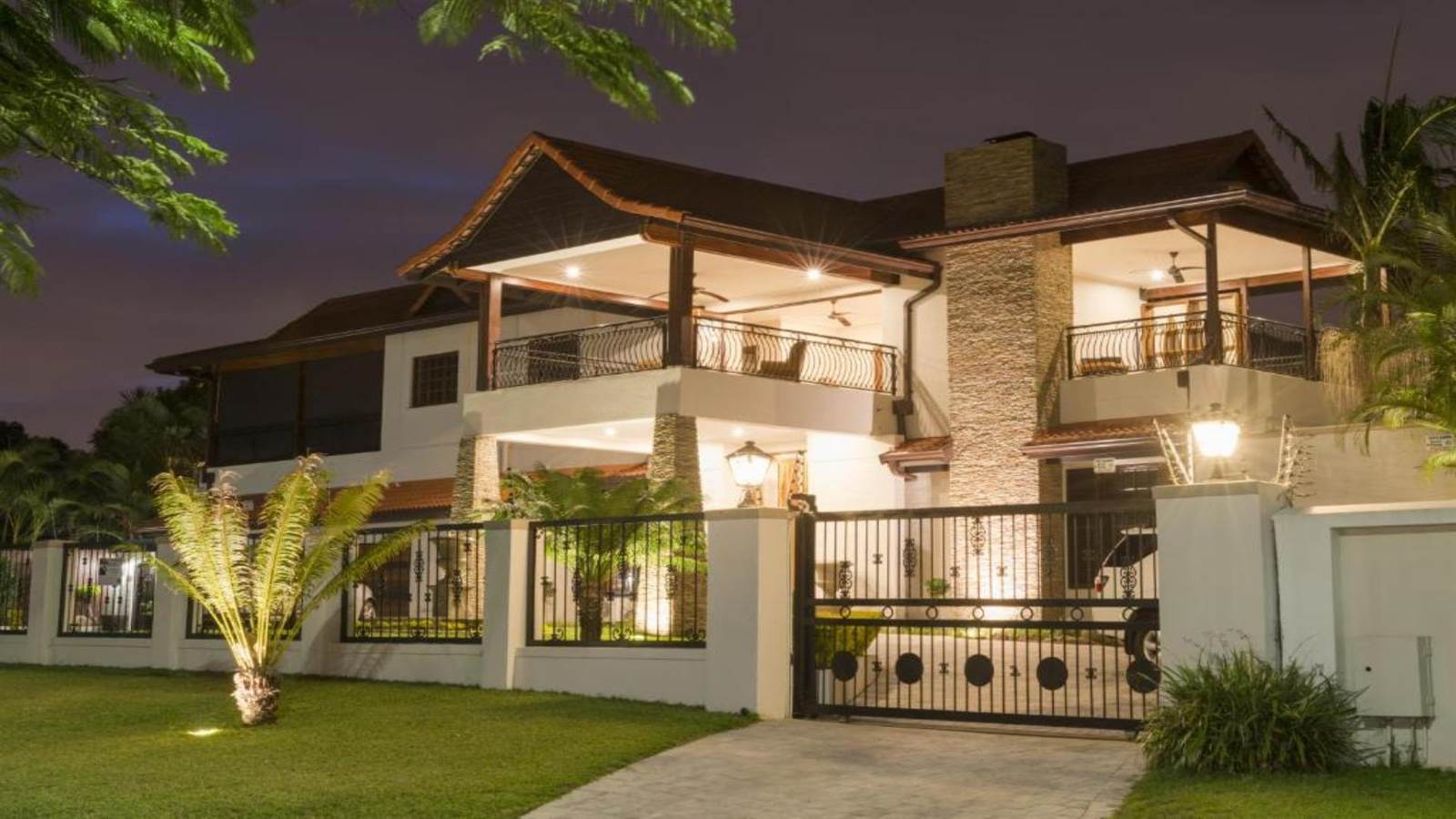 9 Bed House in Umhlanga Rocks photo number 1