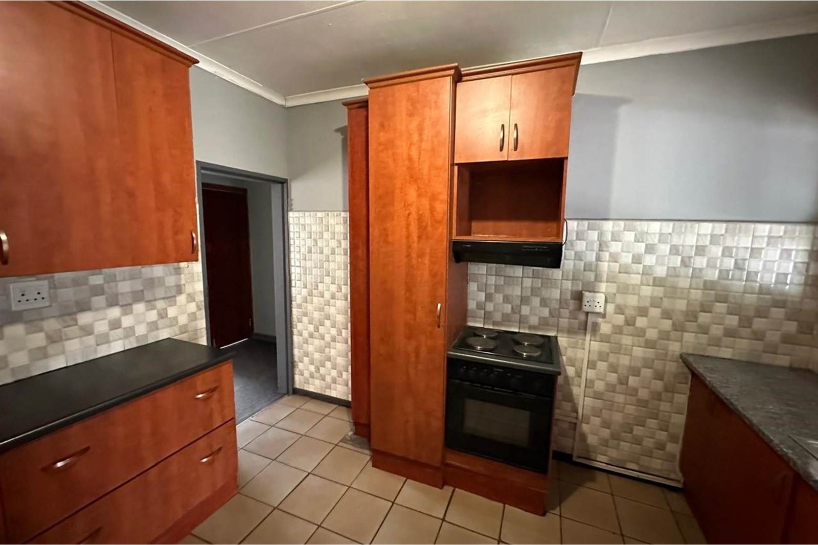4 Bed House in Barry Hertzog Park photo number 9