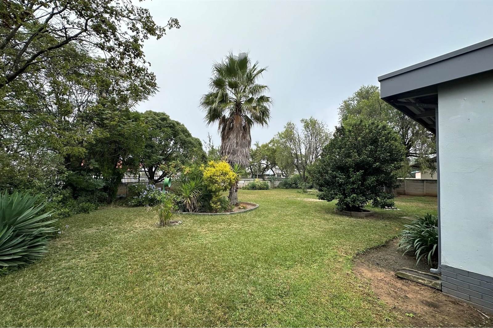 4 Bed House in Barry Hertzog Park photo number 3