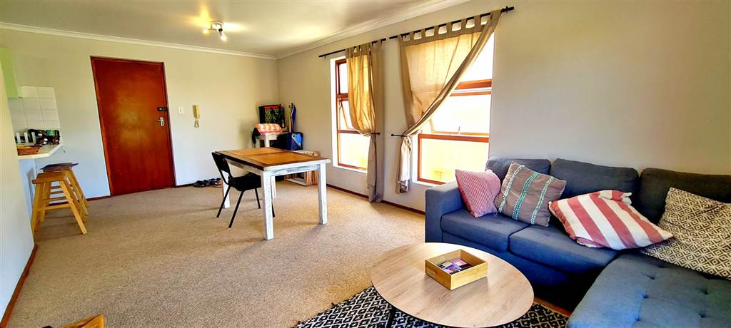 2 Bed Apartment in Pinelands photo number 4