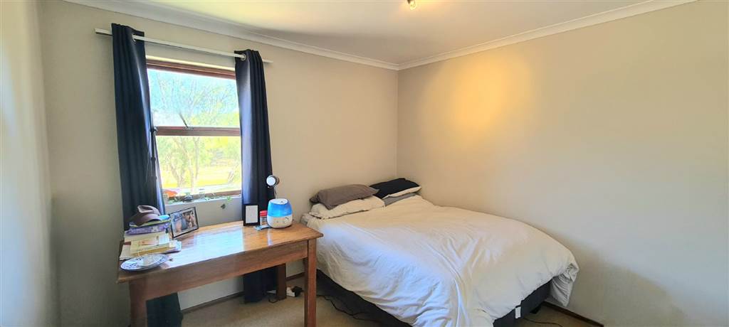 2 Bed Apartment in Pinelands photo number 10
