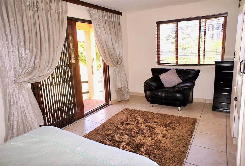 4 Bed Townhouse in Ballito photo number 12