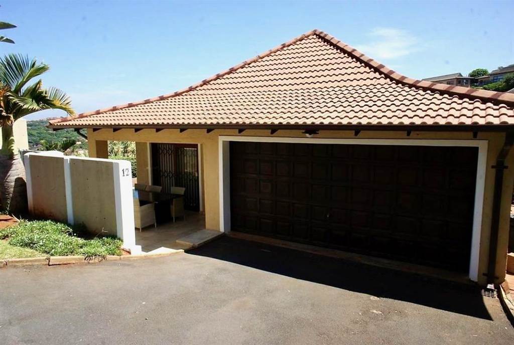 4 Bed Townhouse in Ballito photo number 2