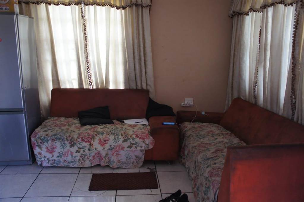 3 Bed House in Esikhawini photo number 6