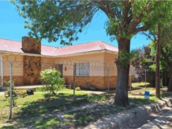 3 Bed House in Steynsburg