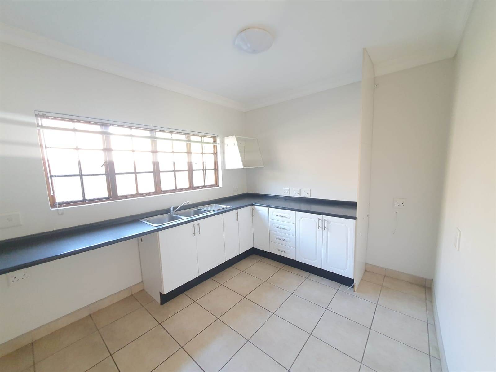 3 Bed House in Melville photo number 5