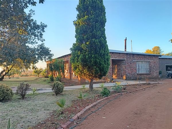 2.6 ha Smallholding