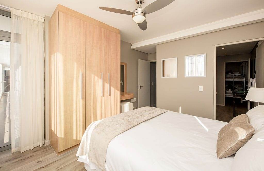 2 Bed Apartment in Bloubergstrand photo number 6