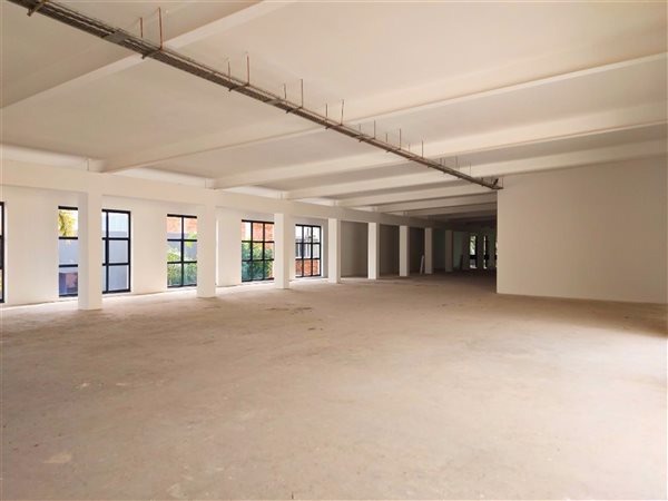 686  m² Office Space