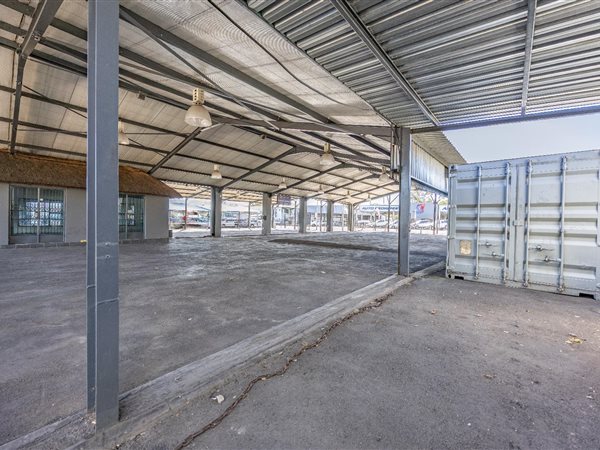 1 000 m² Commercial space 1 000 m² Commercial space