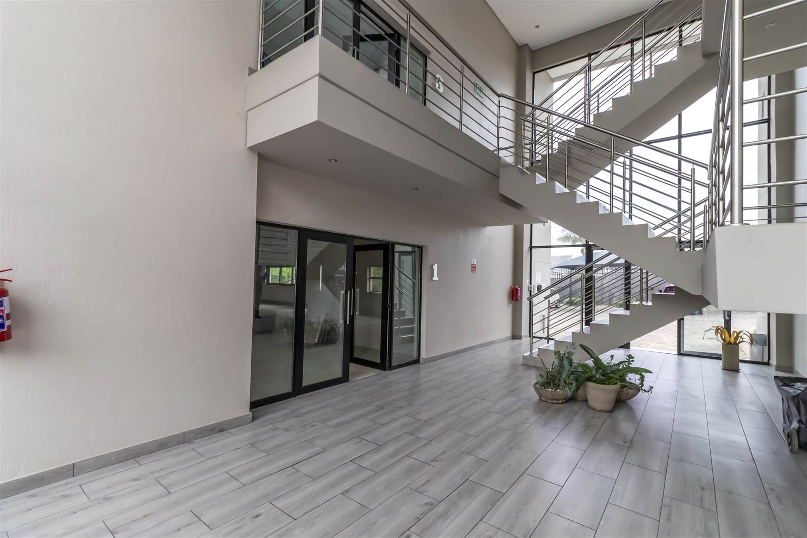 235.9  m² Commercial space in Fourways photo number 4