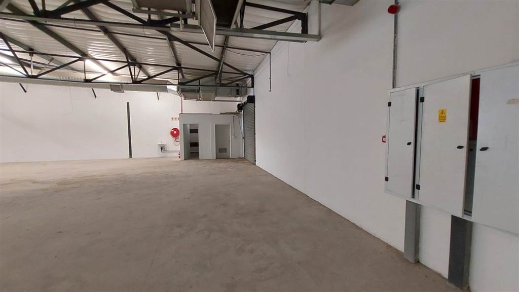 595  m² Commercial space in Hennopspark photo number 6