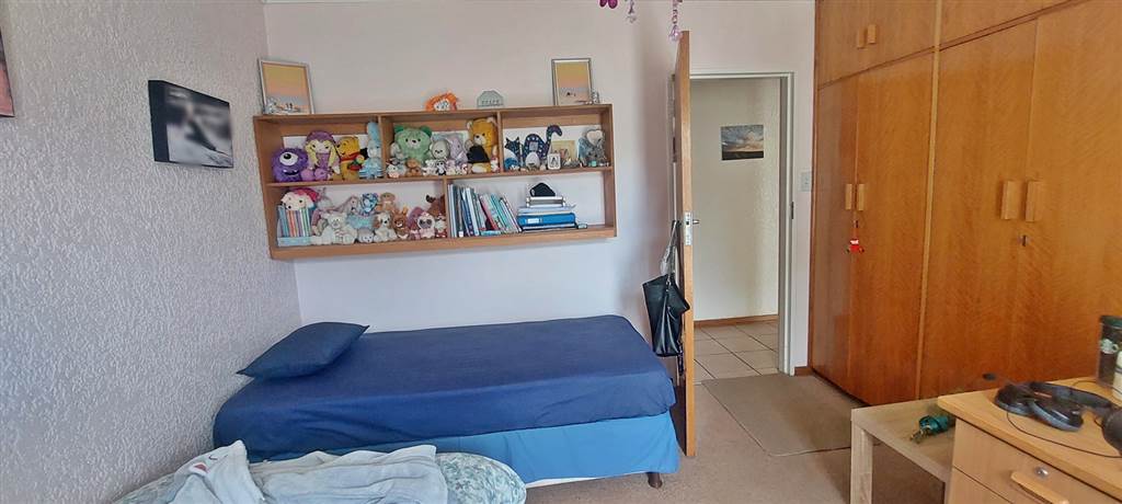 4 Bed House in Universitas photo number 19