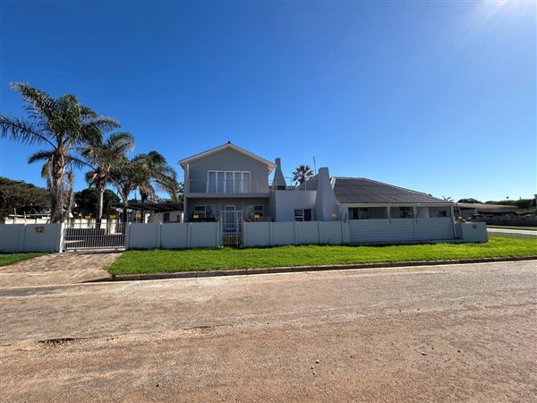 7 Bed House in Jeffreys Bay