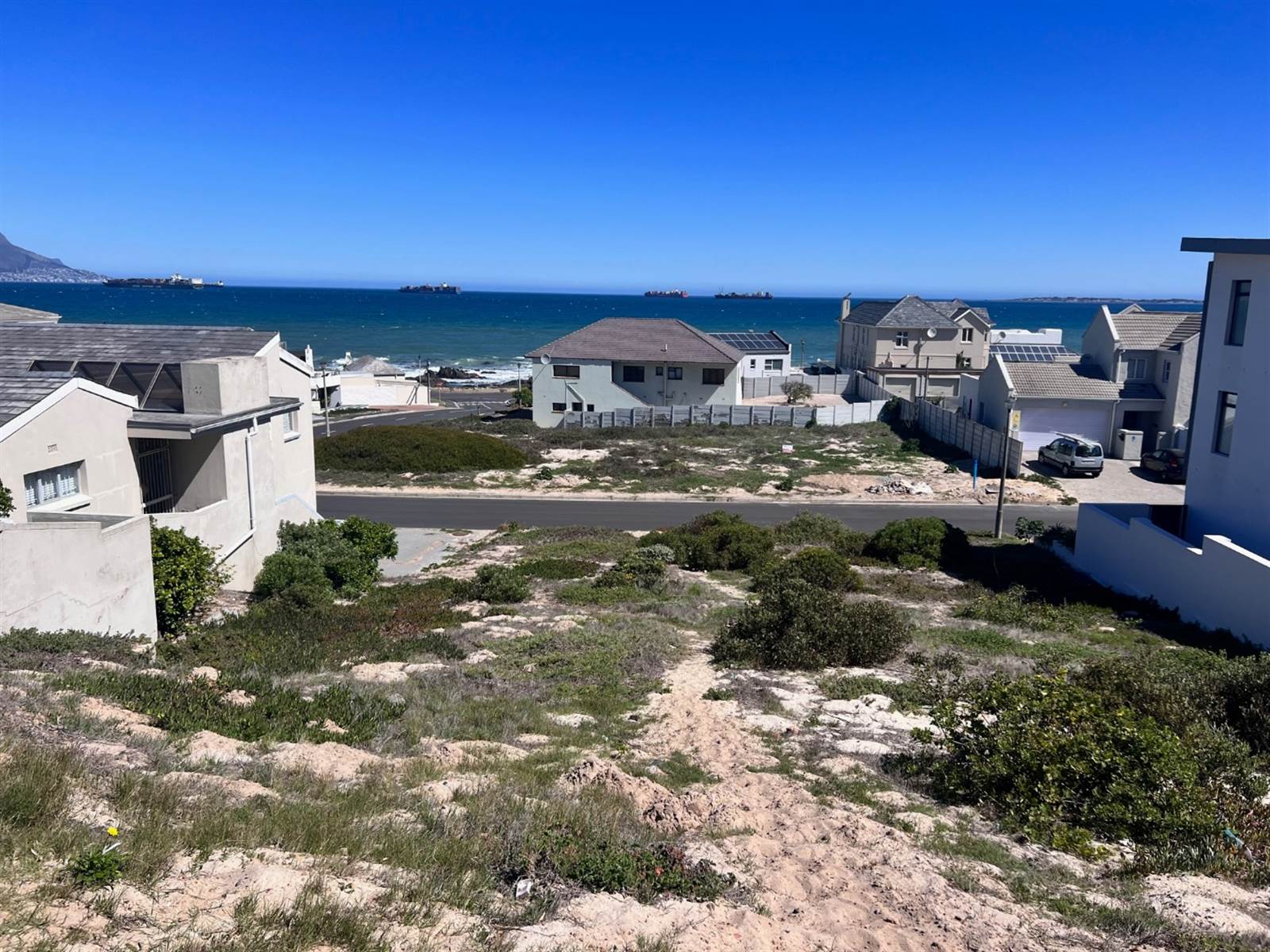583 m² Land available in Bloubergstrand photo number 1