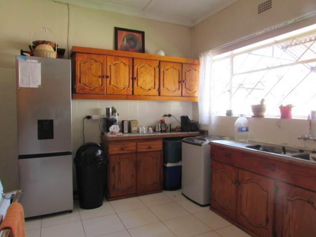 3 Bed House in Brakpan Central photo number 10