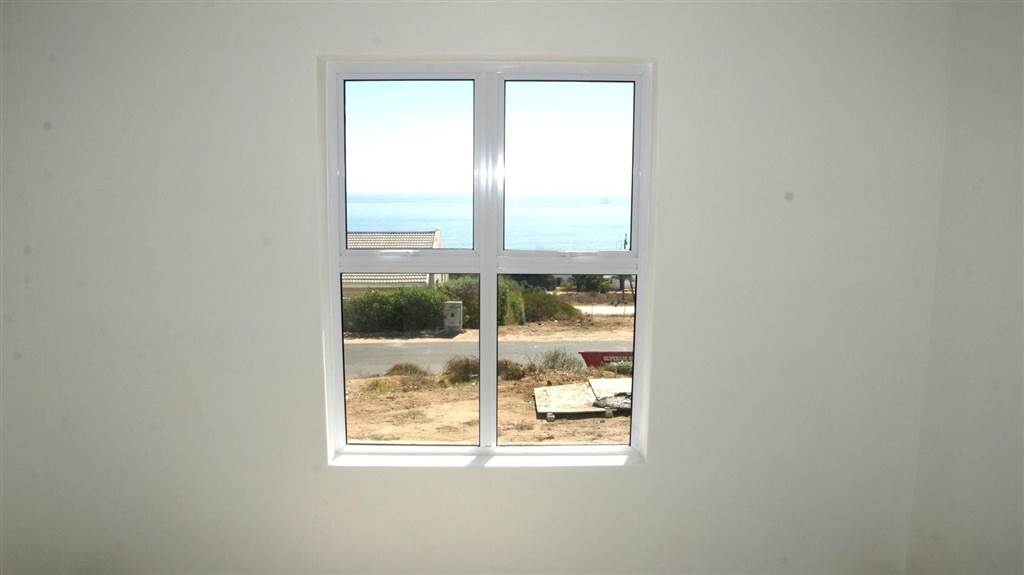 3 Bed House in St Helena Bay photo number 9