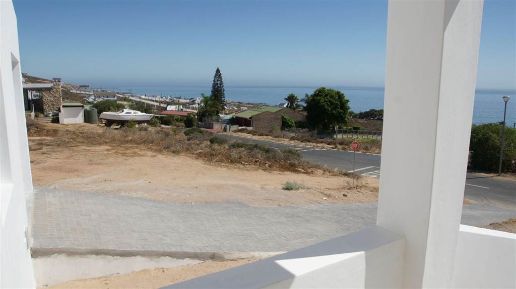 3 Bed House in St Helena Bay photo number 17