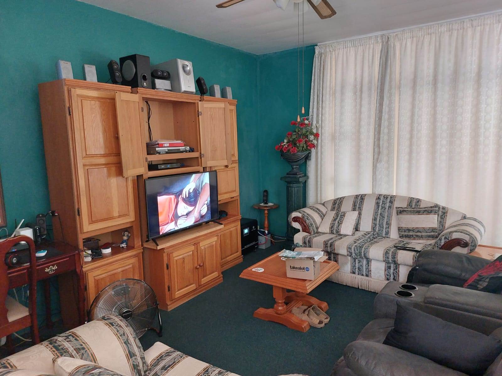 2 Bed Flat in Hutten Heights photo number 3