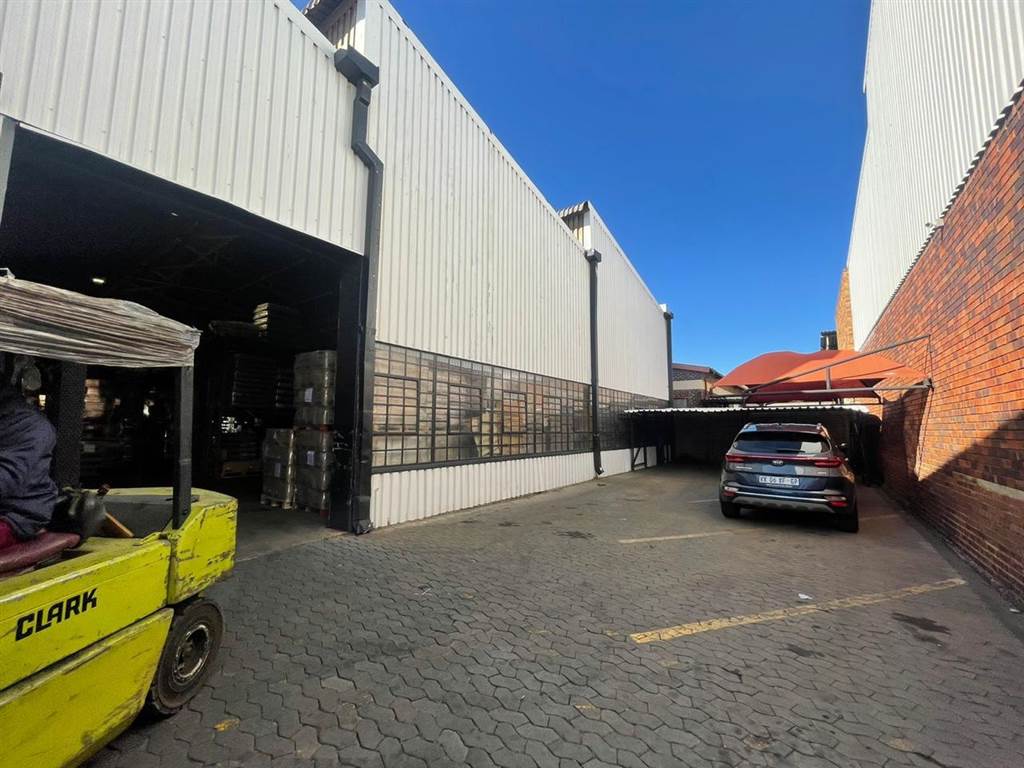 1725  m² Industrial space in Booysens Reserve photo number 4